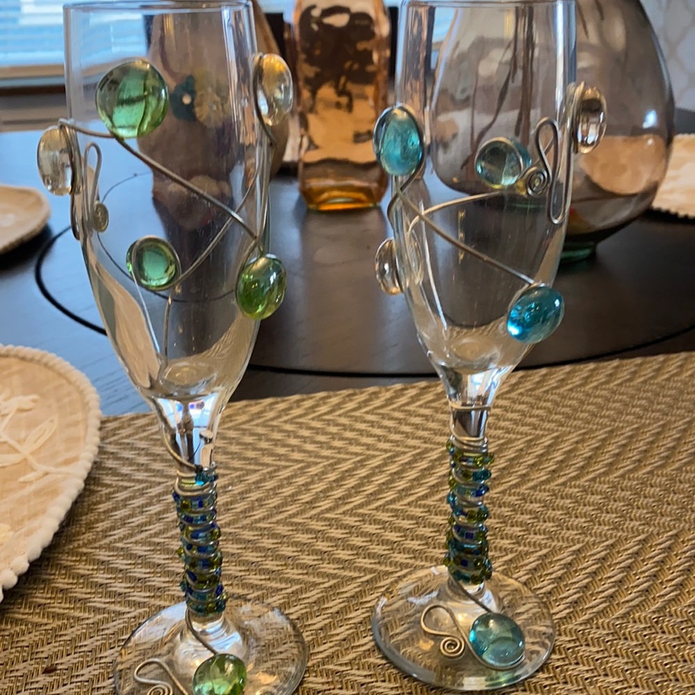 Beautiful Champagne Flutes marble like glasses set of 2